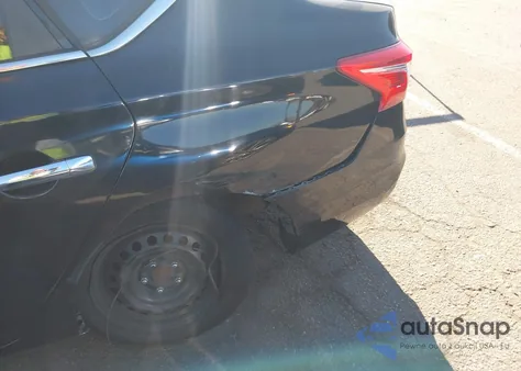 2017 Nissan Sentra S z USA, uszkodzony, nr VIN 3N1AB7AP5HY309969